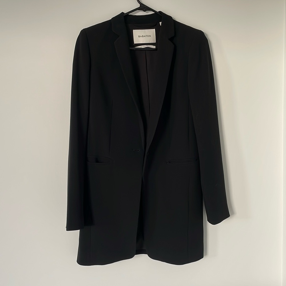 Aritzia Babaton black blazer
